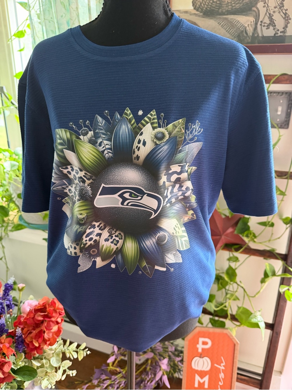 Blue Seahawks Floral Graphic Tee FIT WOMEN S/M